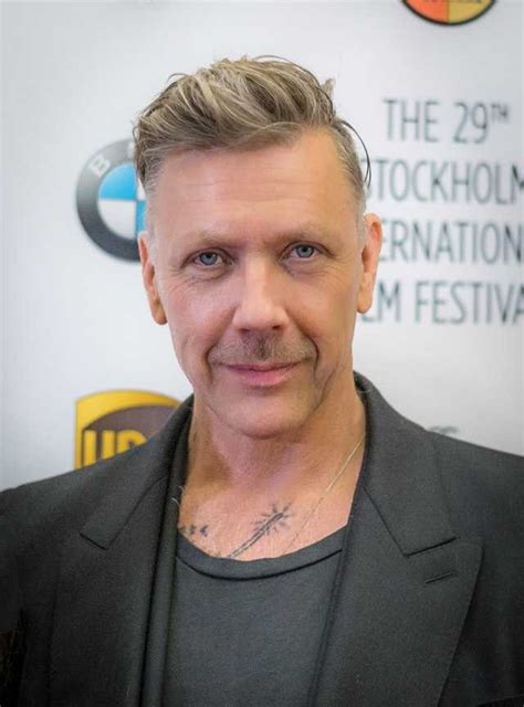 Mikael Persbrandt – Wikipedia.